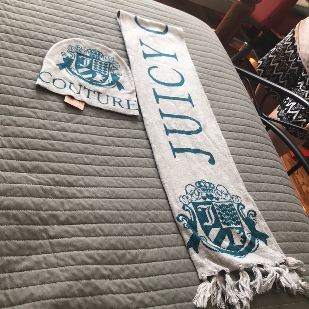 NEVER WORN Juicy couture hat and scarf set
